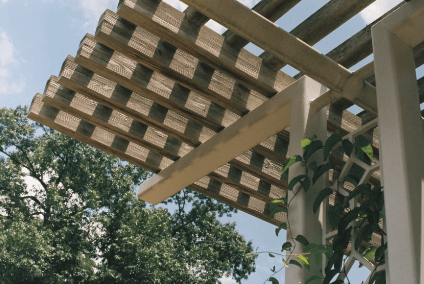 Construire une pergola dans votre cour extérieure est-il une bonne idée ? - Purpleaf France