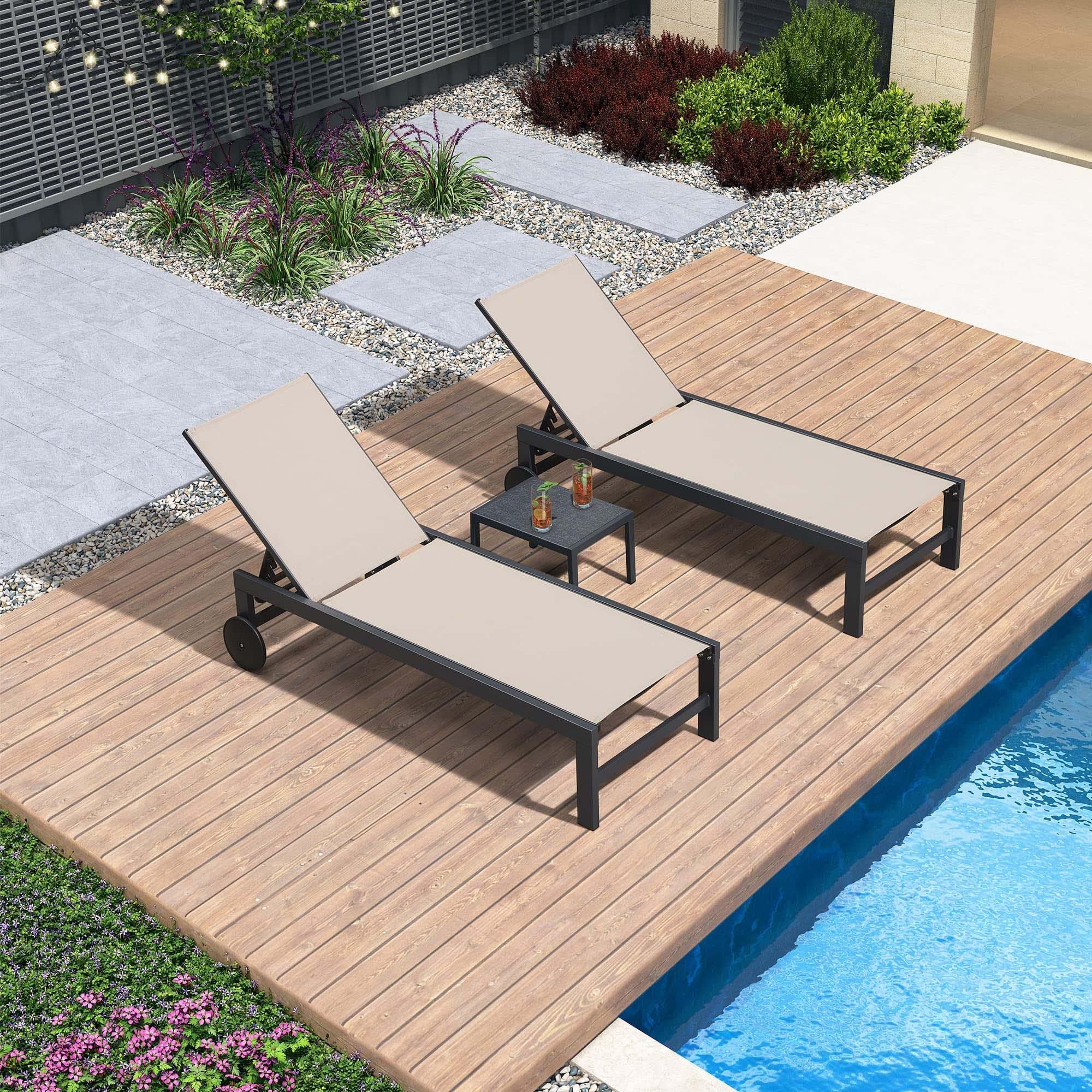 PURPLE LEAF Bain De Soleil Lot De 2 avec Table Textilène, Transat Jardin Exterieur Piscine Aluminium, Transat Piscine Anti UV, Charge Maximal 150 kg, Chaise Longue Pliable 2 roulettes, Beige - Purpleaf France