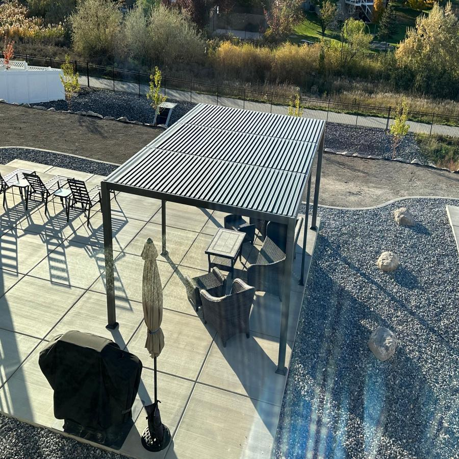 PURPLE LEAF Pergola Bioclimatique d'extérieur en aluminium à toit réglable pour terrasse et jardin grise